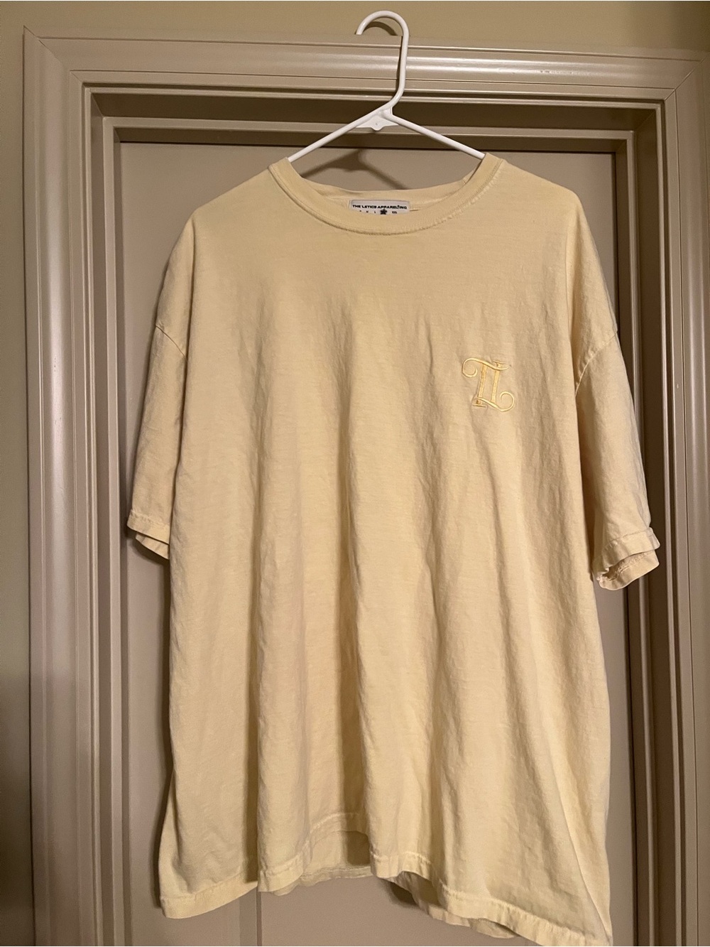 Soft Cream Long-Sleeve Men’s Tee with Subtle Chest Monogram